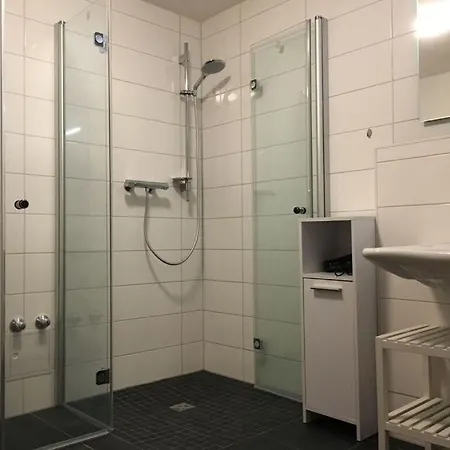 Shore Leave Apartment *